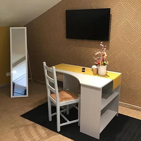 D Lucye Bed & Breakfast *