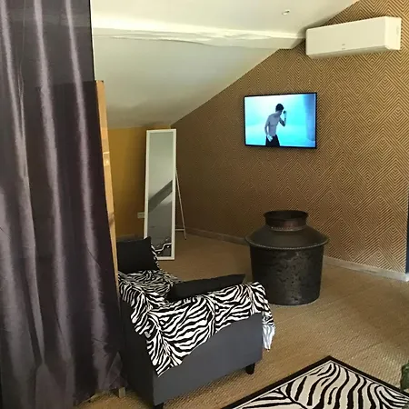 Bed & Breakfast D Lucye *