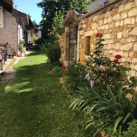D Lucye Bed & Breakfast