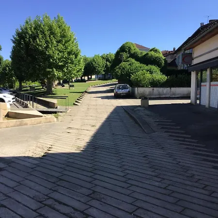 D Lucye Nocleg ze śniadaniem *